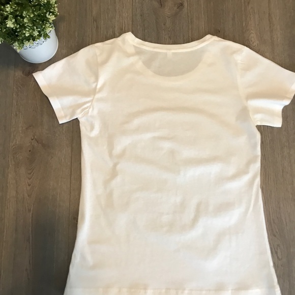 Beautiful Shirt  😍❤️👚 - Picture 6 of 7